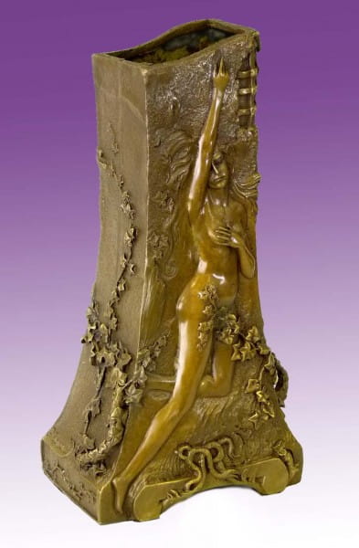 Vase Art Nouveau - Bronze with Nudes - signed G. Flamand