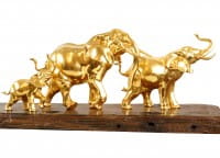 Preview: Elephant Statue - Gilded Herd of Elephants by Milo - Gold plated Preview: Elephant Statue - Gilded Herd of Elephants by Milo - Gold plated